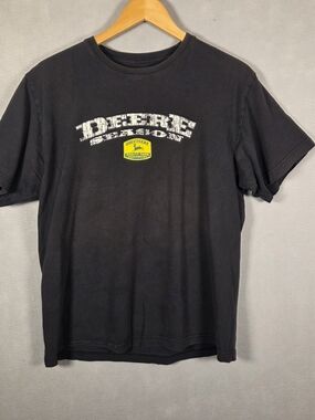 John Deere "Deere Season" T-shirt (R535)